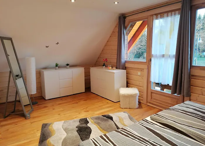 Blockbohlenhaus-steiner-lodge