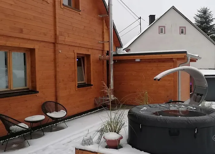 Blockbohlenhaus-steiner-lodge *